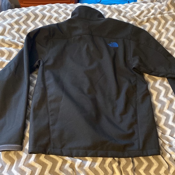 North Face Mens Jacket - Picture 2 of 3